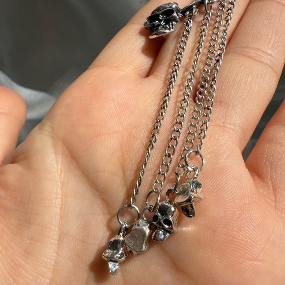 Halloween gothic Silver Skull Chain Ear Cuff - Picture 7 of 8